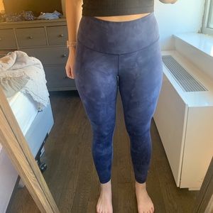 Lululemon Wunder Train blue tye die size 8